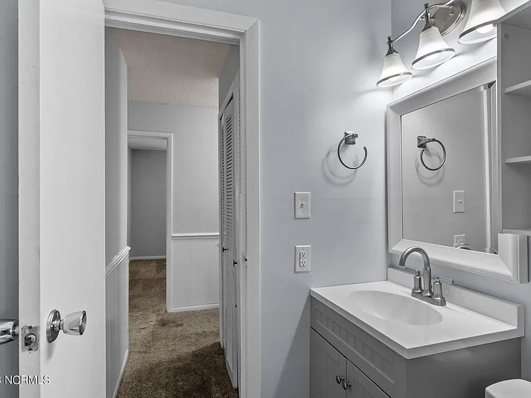 4303 Country Club Rd — Photo 30