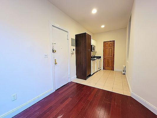 4th image of 26 7th Ave S APT 1A