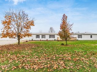 7715 Old River Rd, Philo, OH 43771