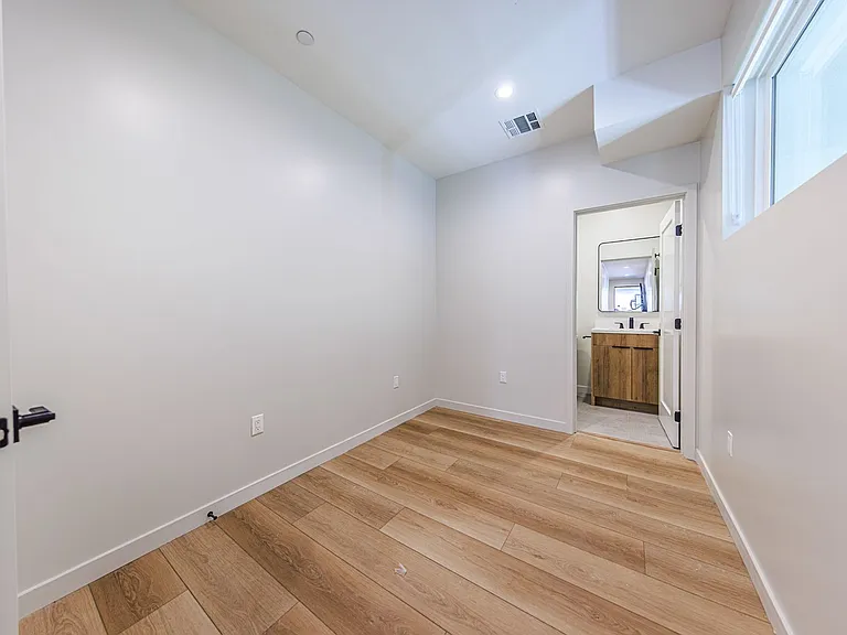 Rare Brand New Luxury Townhomes in Trendy Highland Park — Photo 22