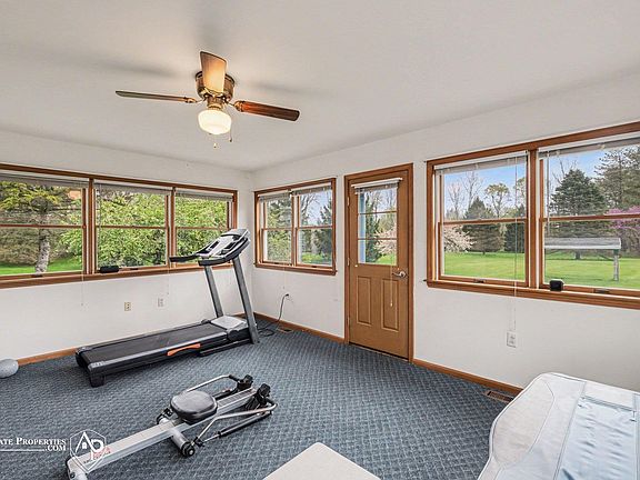 4th image of 12301 S New Lothrop Rd