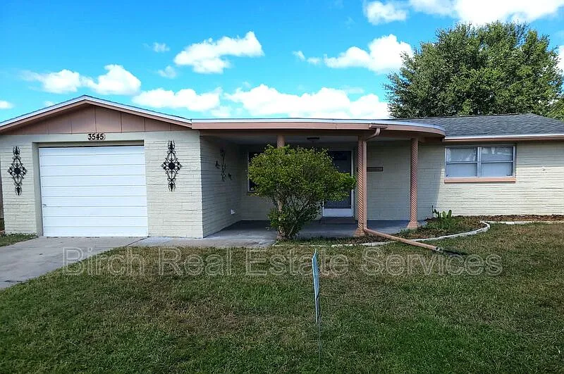 3 bed, 2.0 bath, 1096 sqft, $1,695 — Photo 2