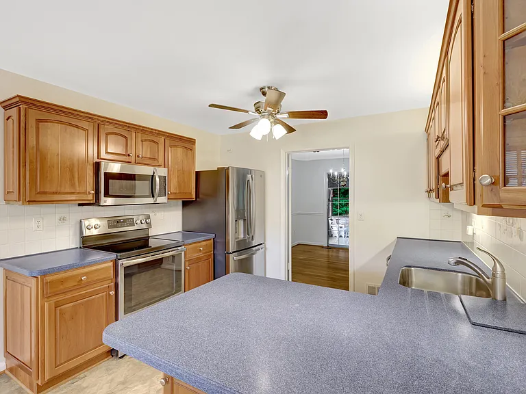 615 Kearney Ct SW — Photo 8