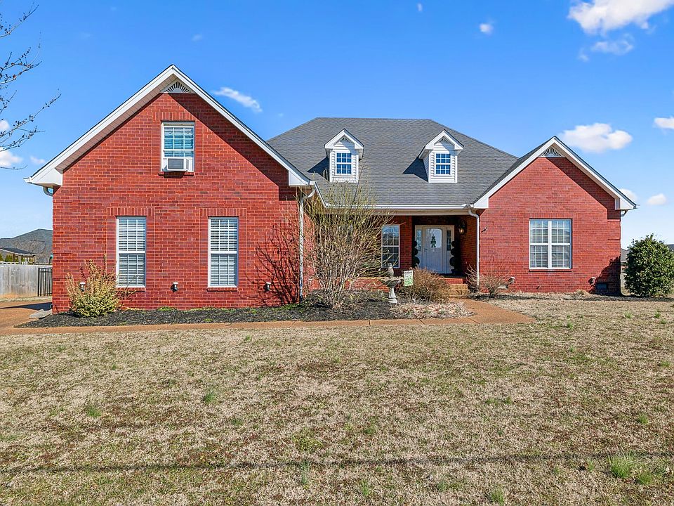 1st image of 1723 Clover Dr