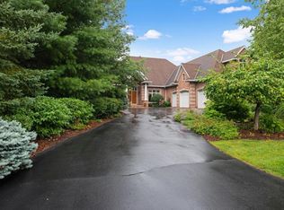 8729 Wynstone Pass, Eden Prairie, MN 55347