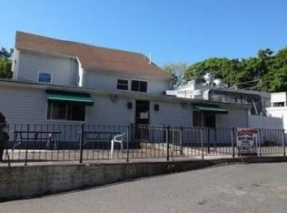 1 Pembroke Ter, Danbury, CT 06811