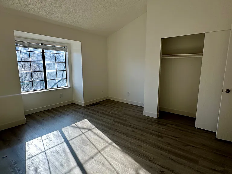 Upstairs Primary Bedroom