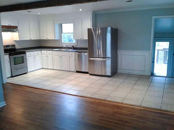 5th image of 3488 Oswald St