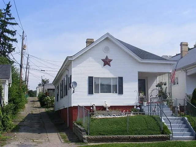 1515 Robinson Ave photo 1