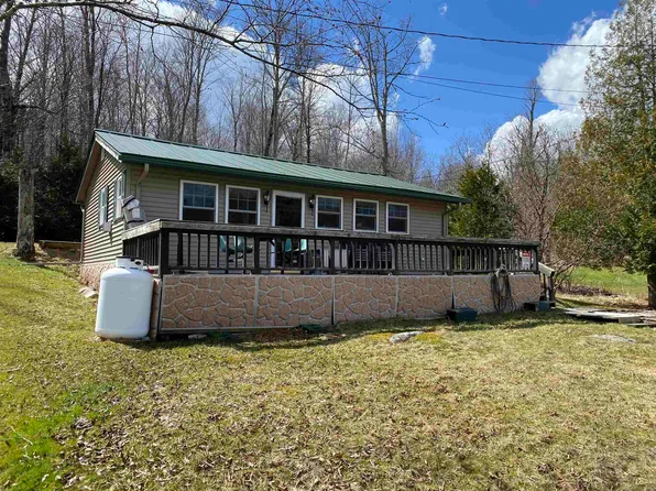 16 West Shore Drive, Tinmouth, VT 05773
