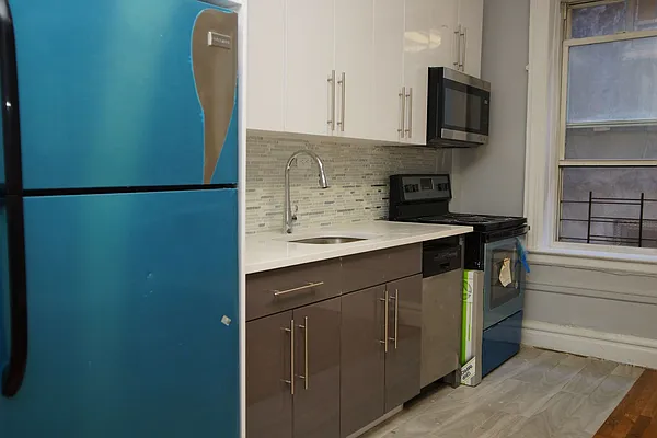 Rented by Norman Raindel, LREB | media 4