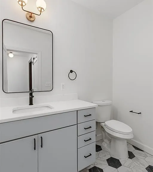 389 Saint Clair St #201 — Photo 8