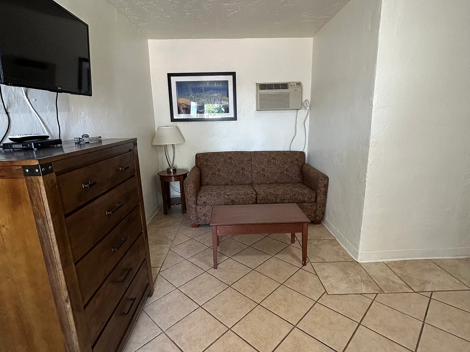 Studio, $795 — Photo 1