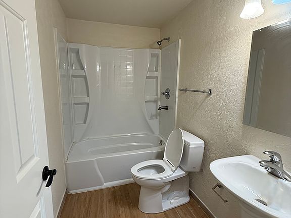 3rd image of 545 SE 8th Ave