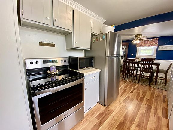 4th image of 907 N William St