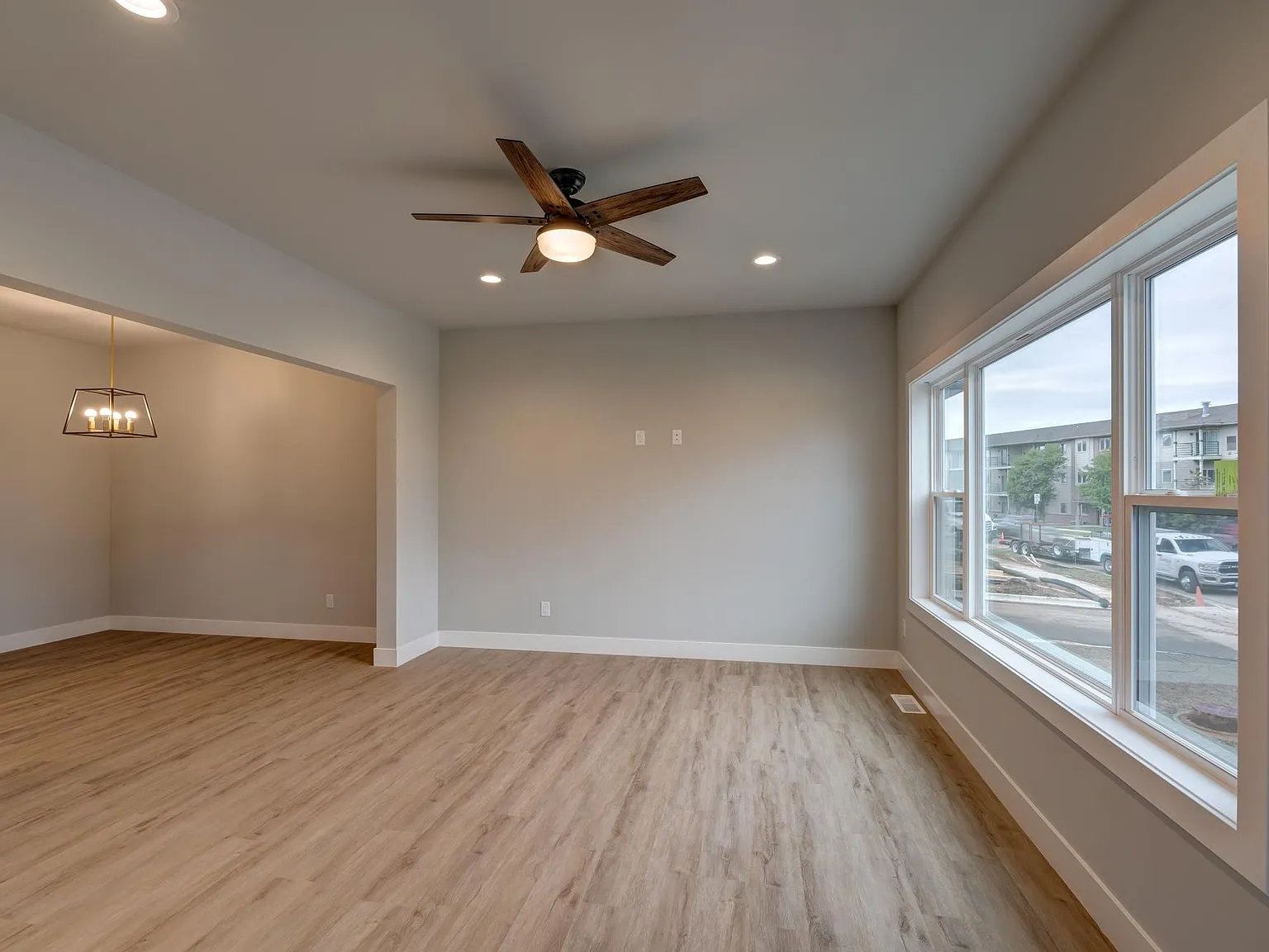 3 bed, 2.5 bath, 1698 sqft, $2,900 — Photo 3