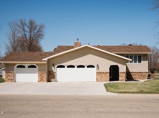 1813 4th St NE, Jamestown, ND 58401