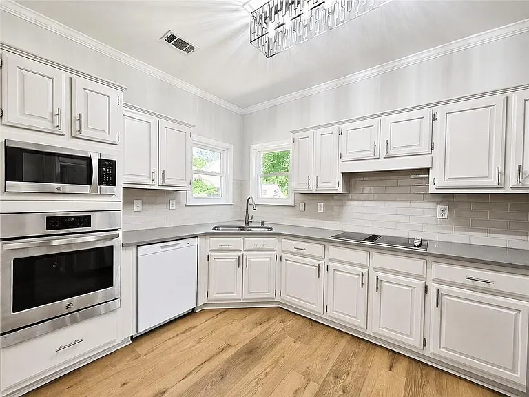 380 Belmont Chase Ct — Photo 7
