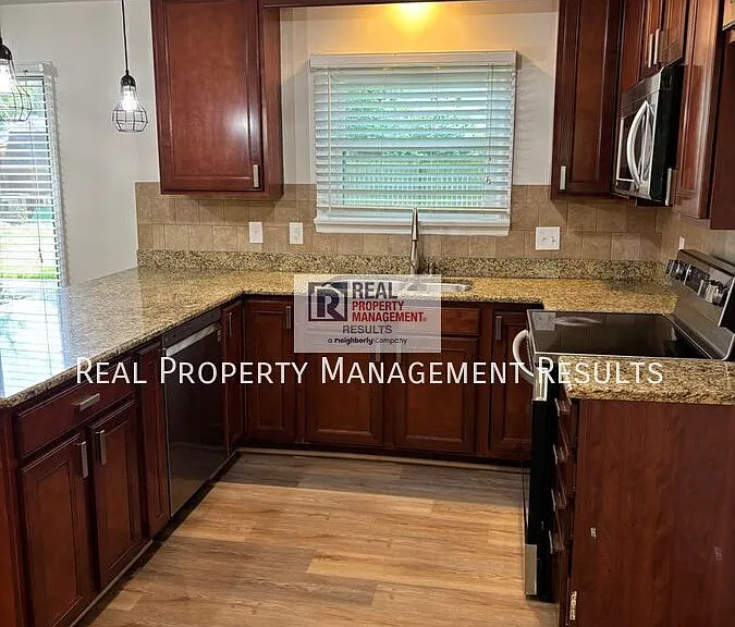5041 E Sherwood Dr — Photo 4