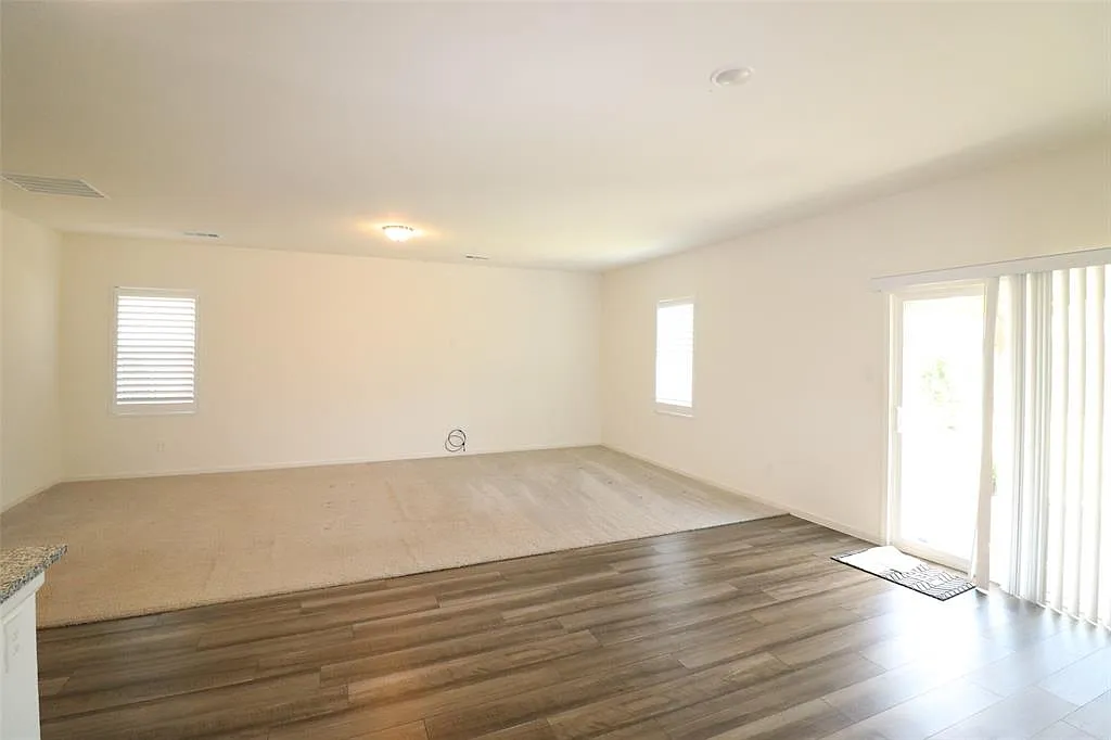 4 bed, 1884 sqft, $2,100 — Photo 4