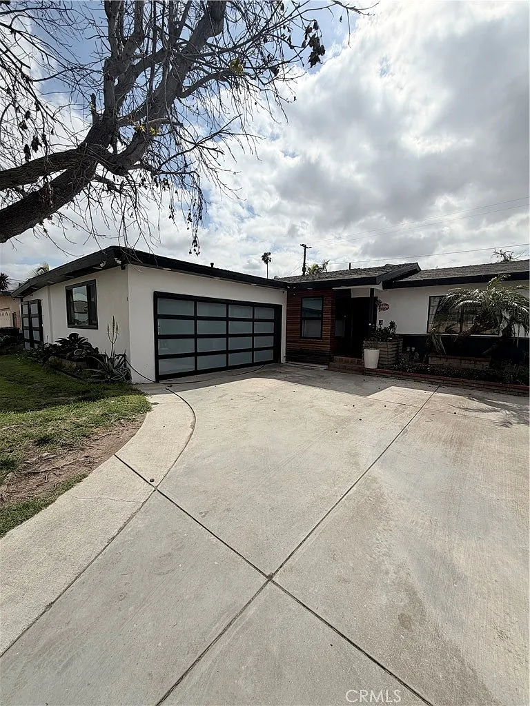 2906 W Ravenswood Dr photo 1