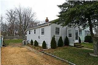 2nd image of 674 Campbell Ave
