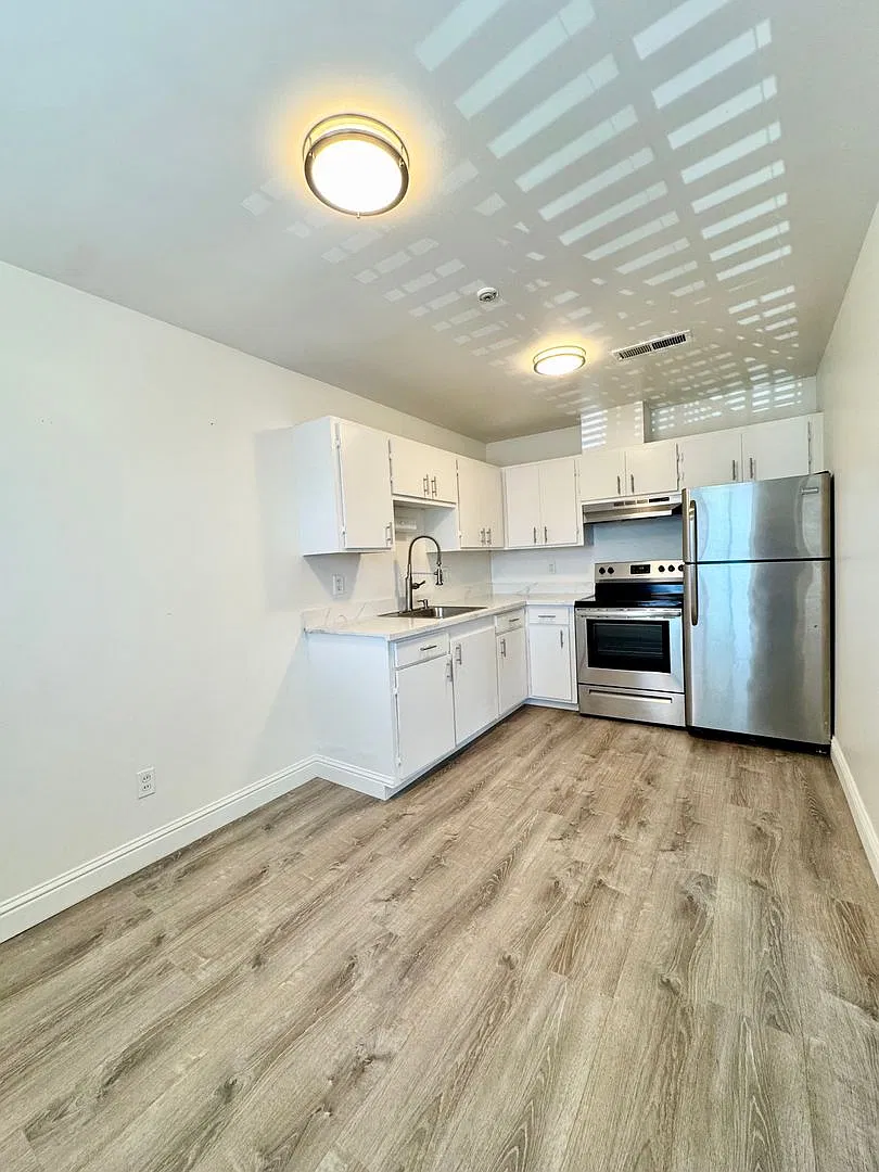 1 bed, 1.0 bath, 641 sqft, $1,995 — Photo 2