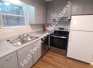 29 Cedar Village Cir, Fort Oglethorpe, GA 30742