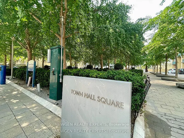 11 Yorkville Ave #3610 — Photo 35