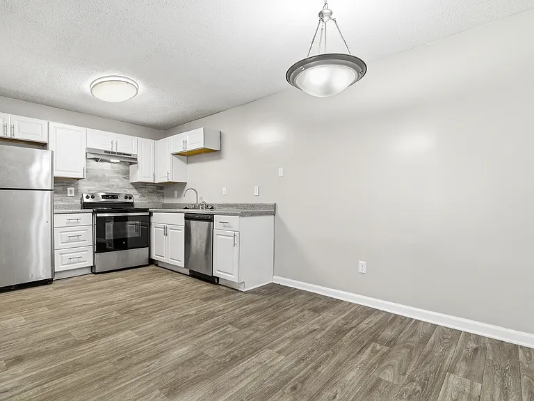 City Park Apartments — Photo 12