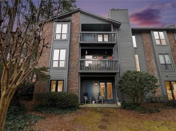 320 Tuxworth Cir, Decatur, GA 30033