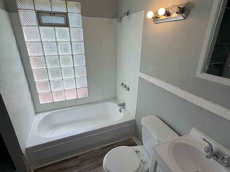 9702 Raymond Ave — Photo 11