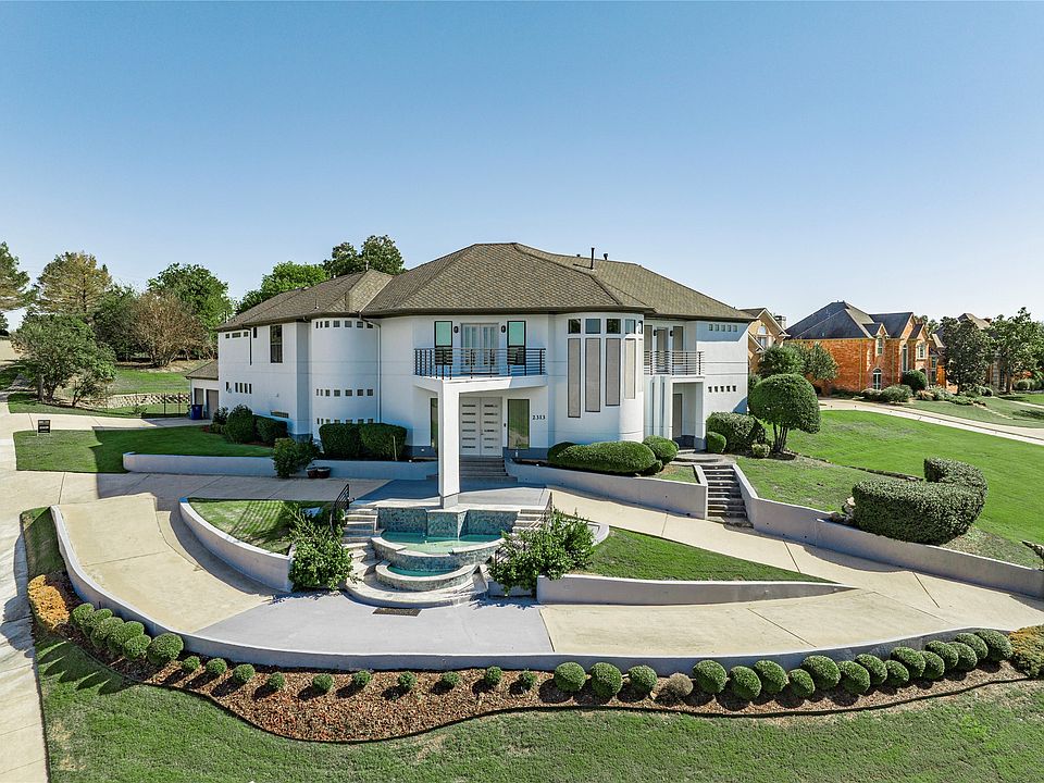 1st image of 2313 Versailles Ct