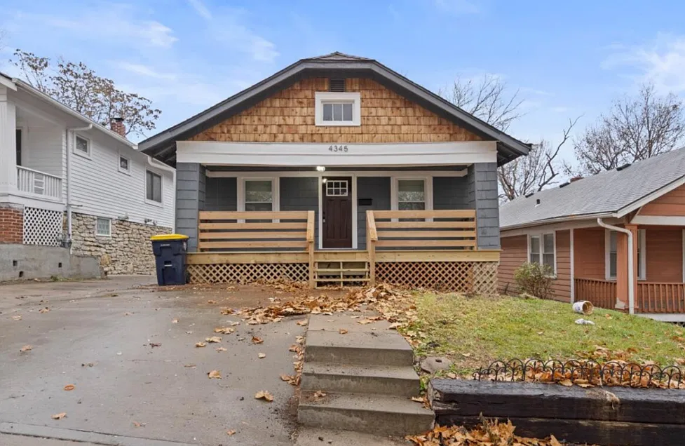 2 bed, 900 sqft, $1,250 — Photo 1