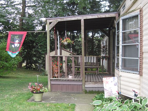 3rd image of 391 Holly Park Dr