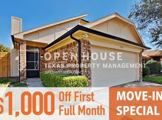 5709 Congressional Dr, Arlington, TX 76018