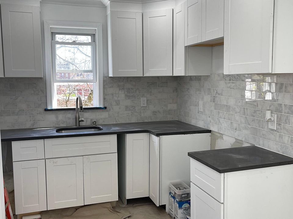 1st image of 12-14 Grand Ave Floor 3
