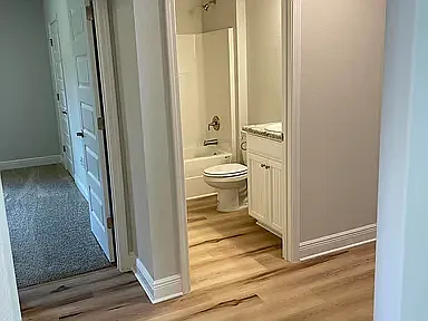 202 Baycliff Dr — Photo 5