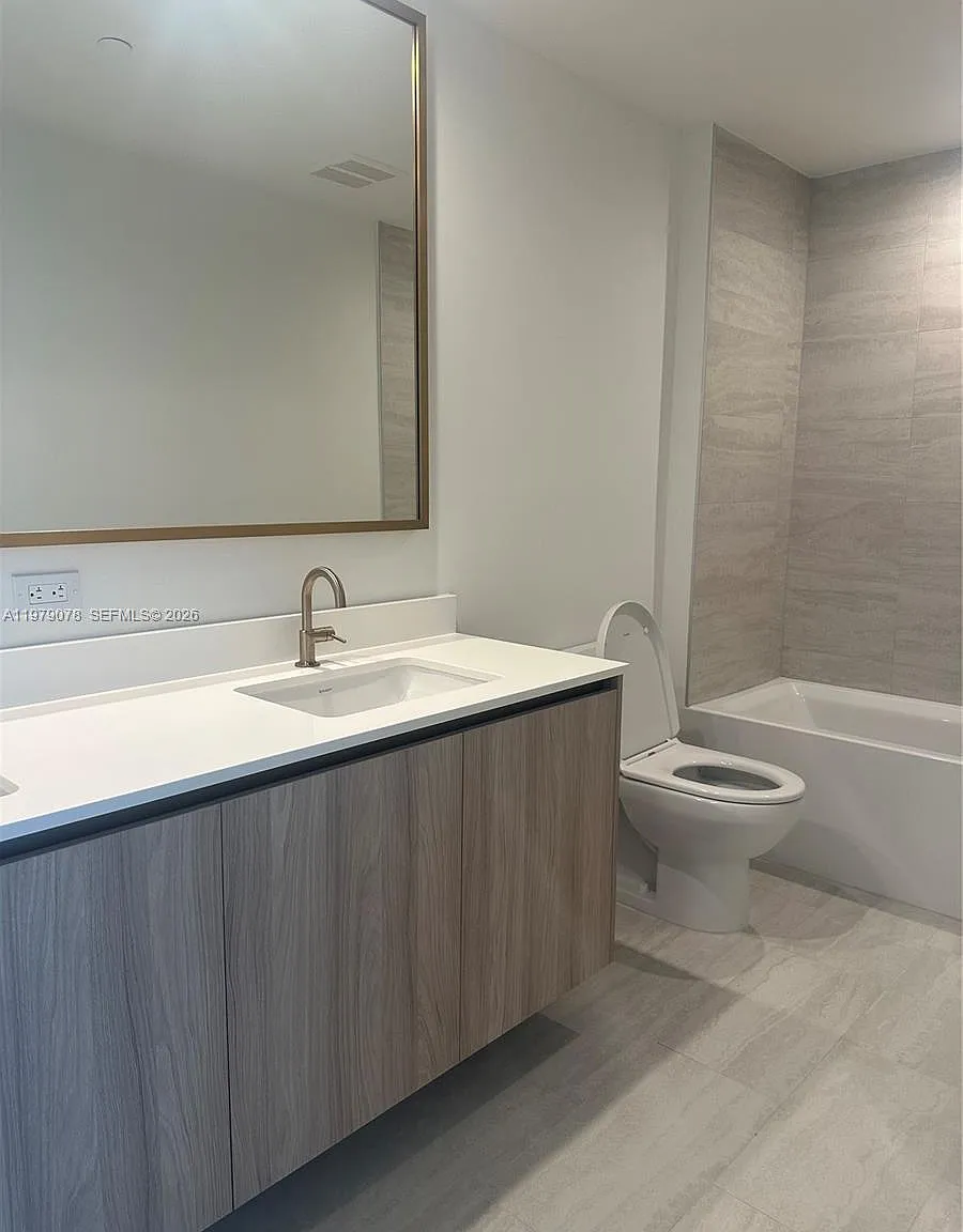1 bed, 1.0 bath, 833 sqft, $4,000 — Photo 4