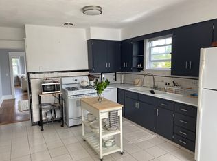 8 Ravenswood Ave, Providence, RI 02908