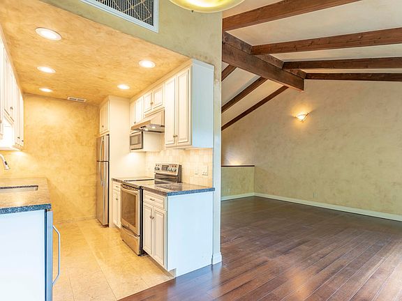 3rd image of 980 Miramonte Dr APT 3