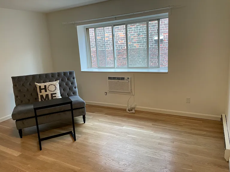 200 Kelton St #33 — Photo 5