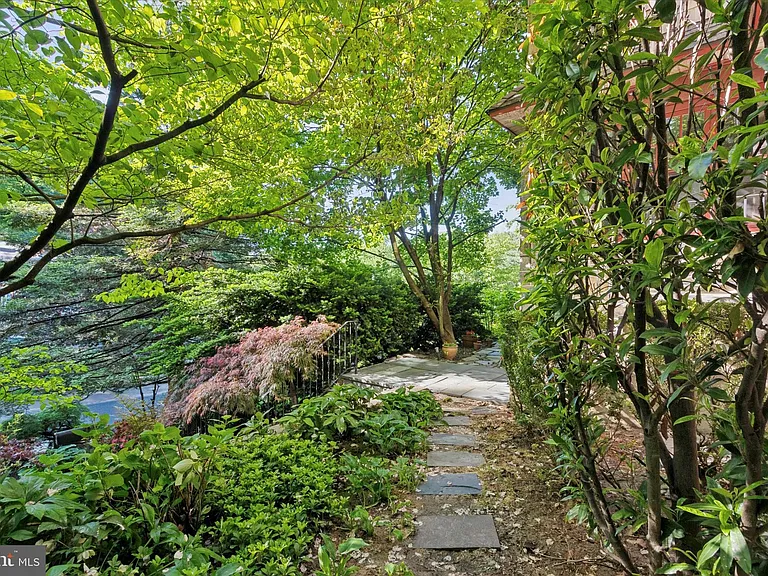626 Lakeside Ave — Photo 21