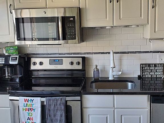 5th image of 22959 Lee Ct