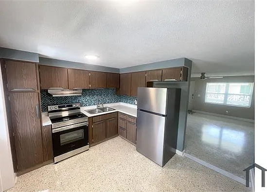 1750 S Palmetto Ave — Photo 5