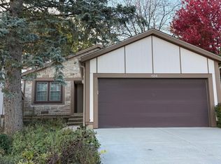 1338 Shagbark Ln, Wheaton, IL 60187