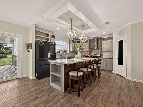 5210 Beaver Rd, Santa Fe, TX 77517