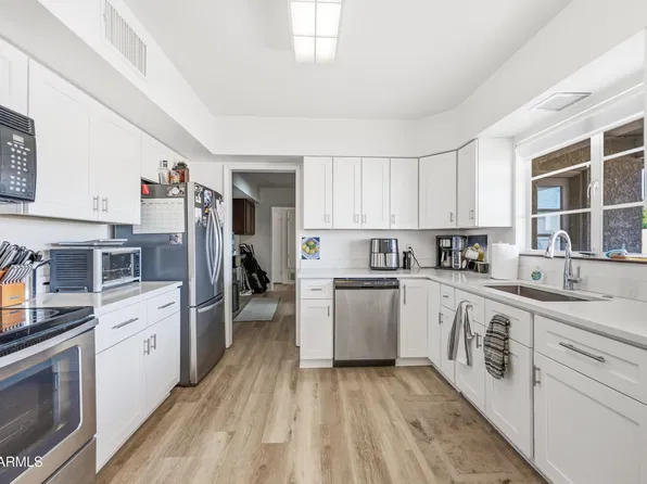 8202 E CAMBRIDGE Avenue, Scottsdale, AZ 85257