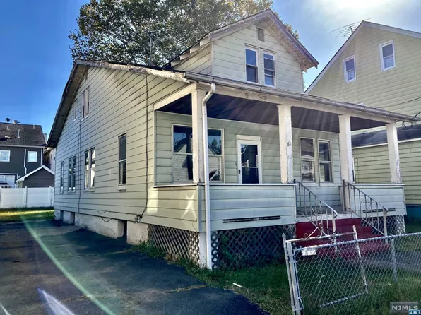 81 Maple Ave, Wallington, NJ 07057