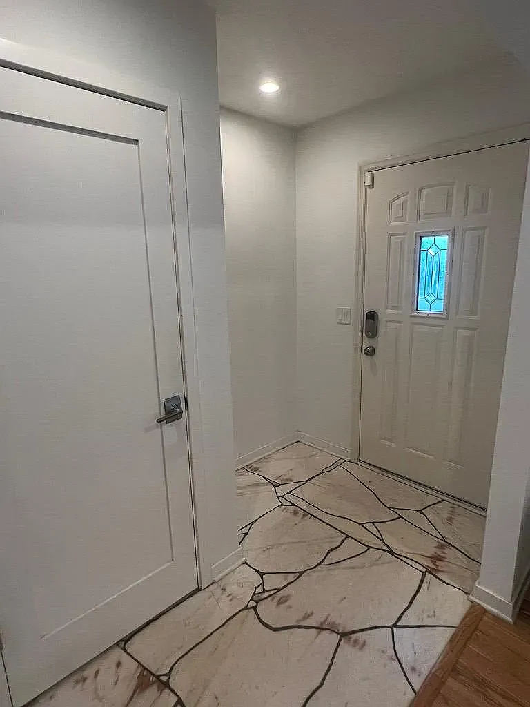 4 bed, 2100 sqft, $2,600 — Photo 3